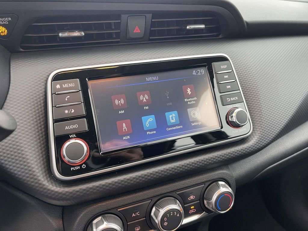 Used 2025 Nissan Kicks Play S image 28