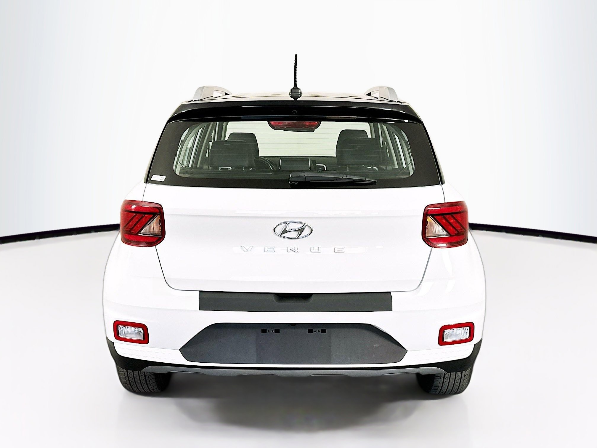 Used 2025 Hyundai Venue Limited image 7