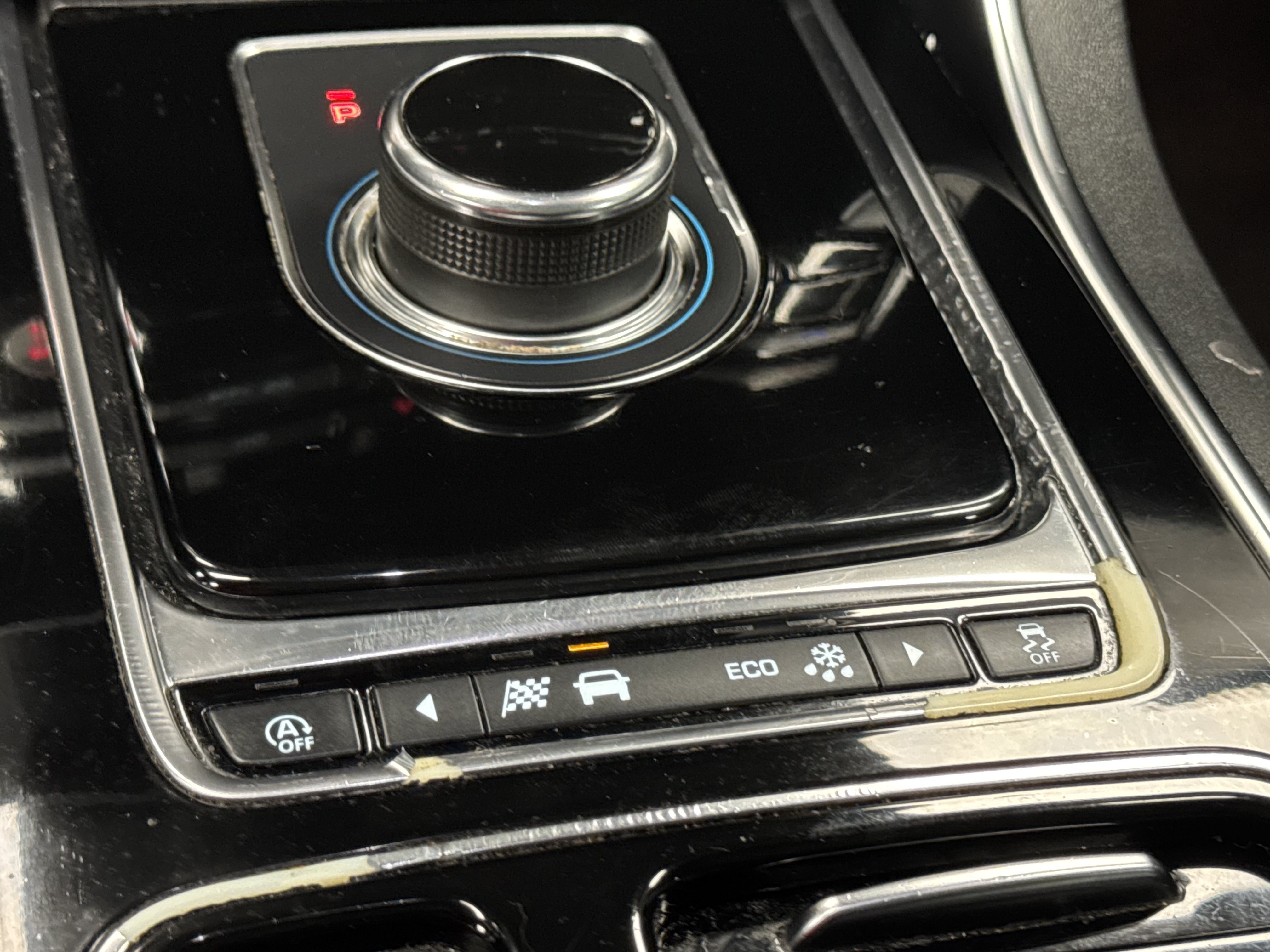 Used 2019 Jaguar XE Premium RWD image 11