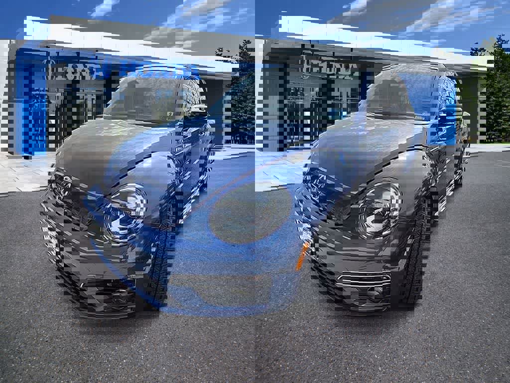 Used 2014 Volkswagen Beetle R-Line image 1