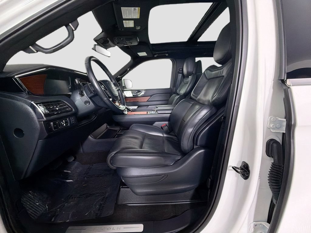 Certified 2023 Lincoln Navigator L Reserve RWD image 21