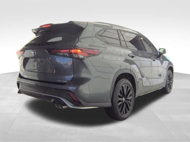 Used 2025 Toyota Highlander XSE AWD/4WD image 4