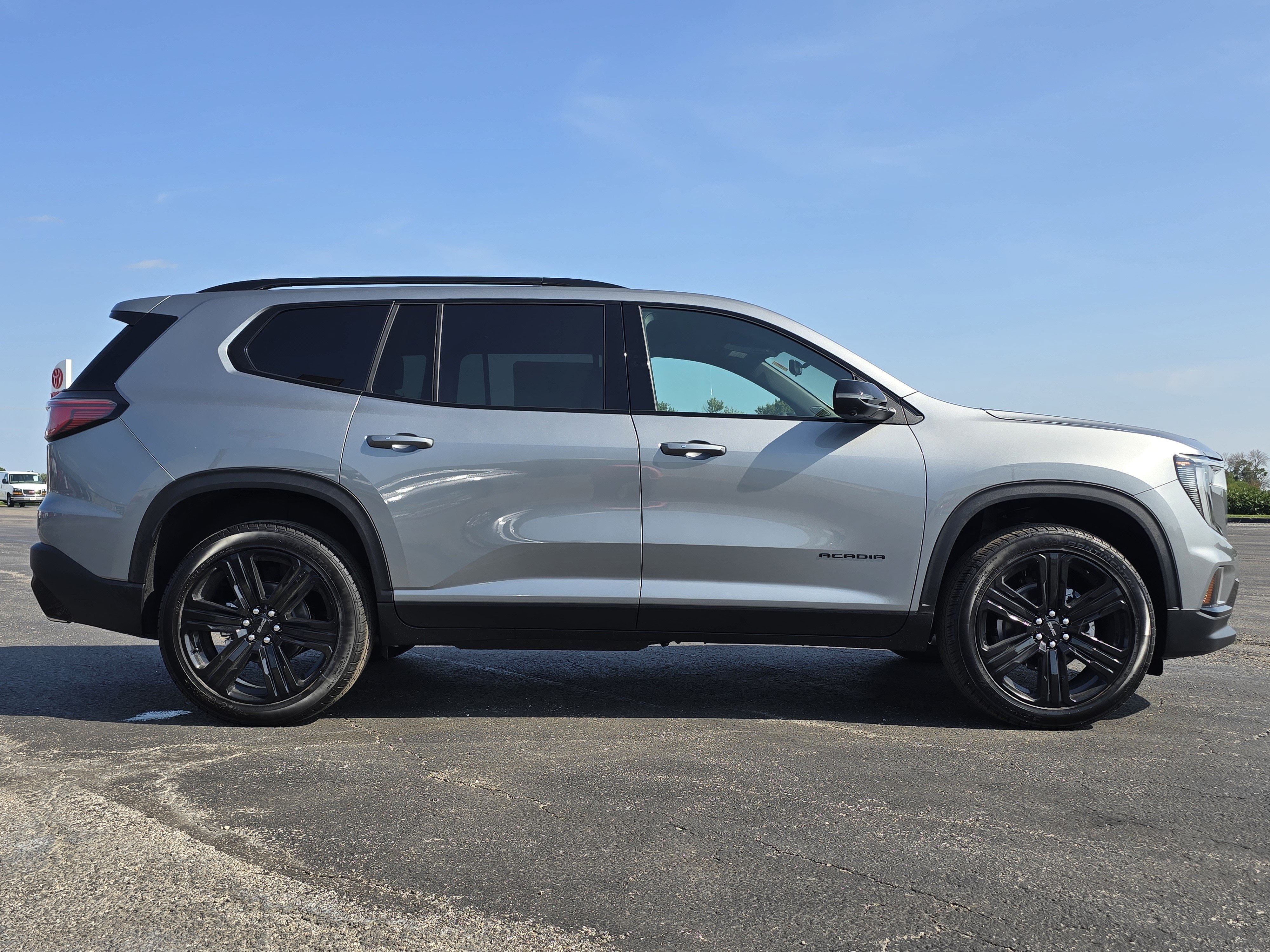New 2027 GMC Acadia Elevation w/ Black Edition AWD/4WD image 4