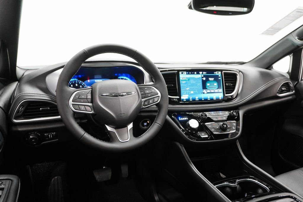 New 2026 Chrysler Pacifica Limited image 20