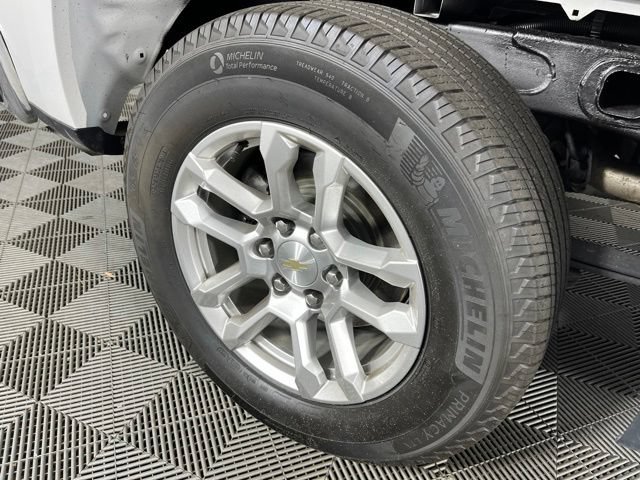 Used 2023 Chevrolet Silverado 1500 LT AWD/4WD image 17