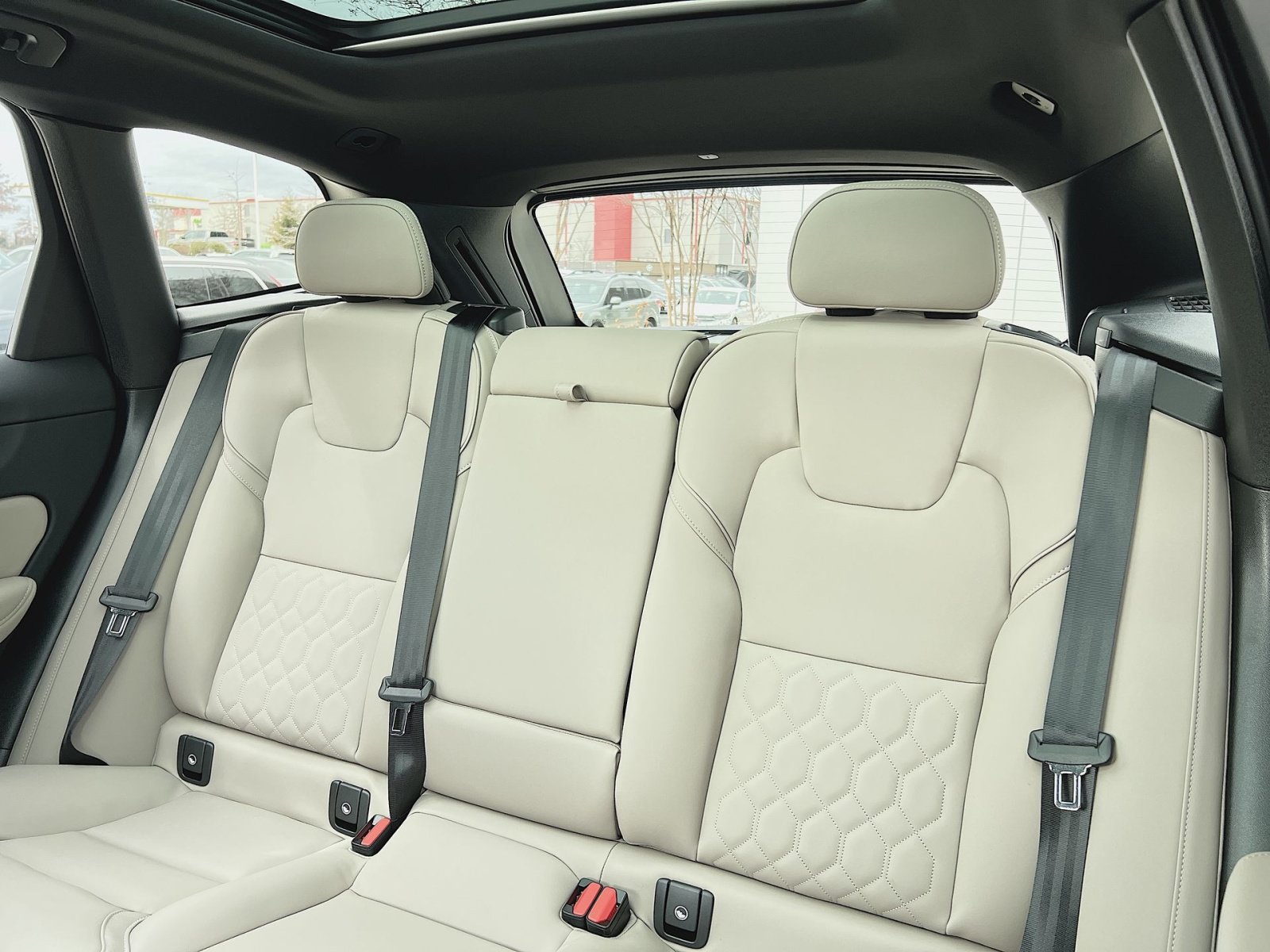 New 2026 Volvo XC60 B5 Plus w/ Climate Package AWD/4WD image 33