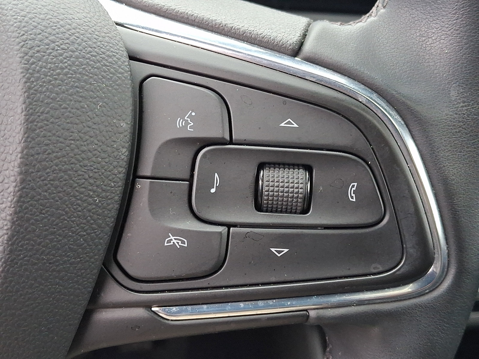 Certified 2024 Buick Envista Sport Touring w/ Convenience I Package FWD image 23