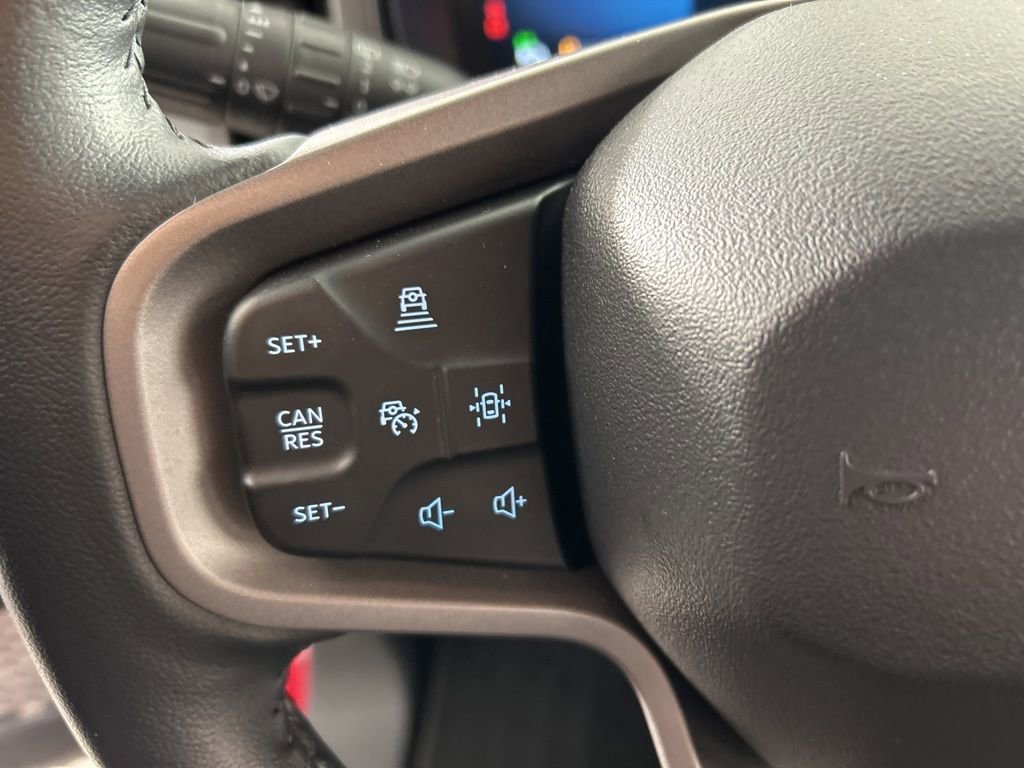 Used 2025 Ford Bronco Badlands image 14