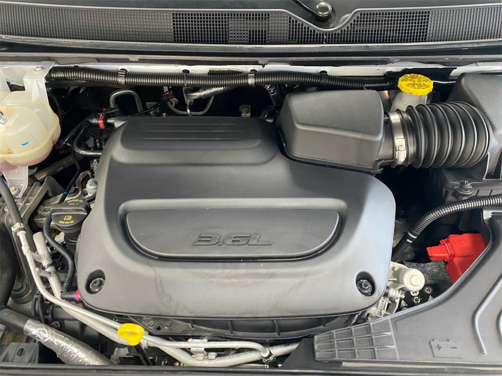 Used 2025 Chrysler Pacifica Limited image 20