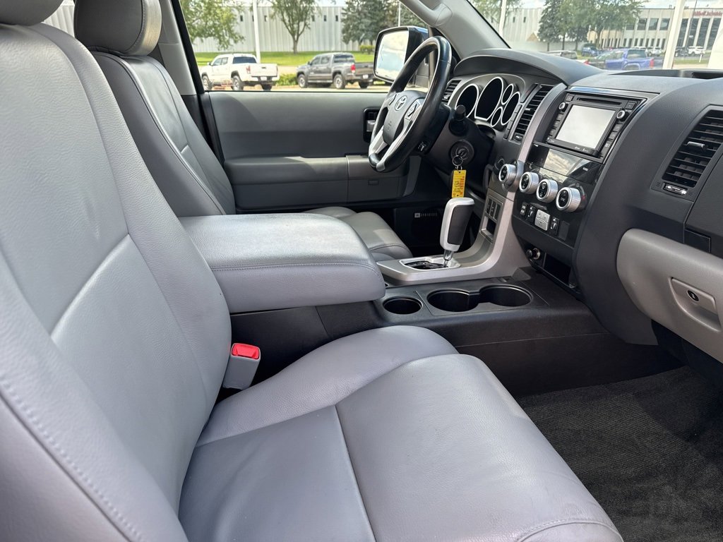 Used 2017 Toyota Sequoia Limited w/ Safety & Convenience Package image 24