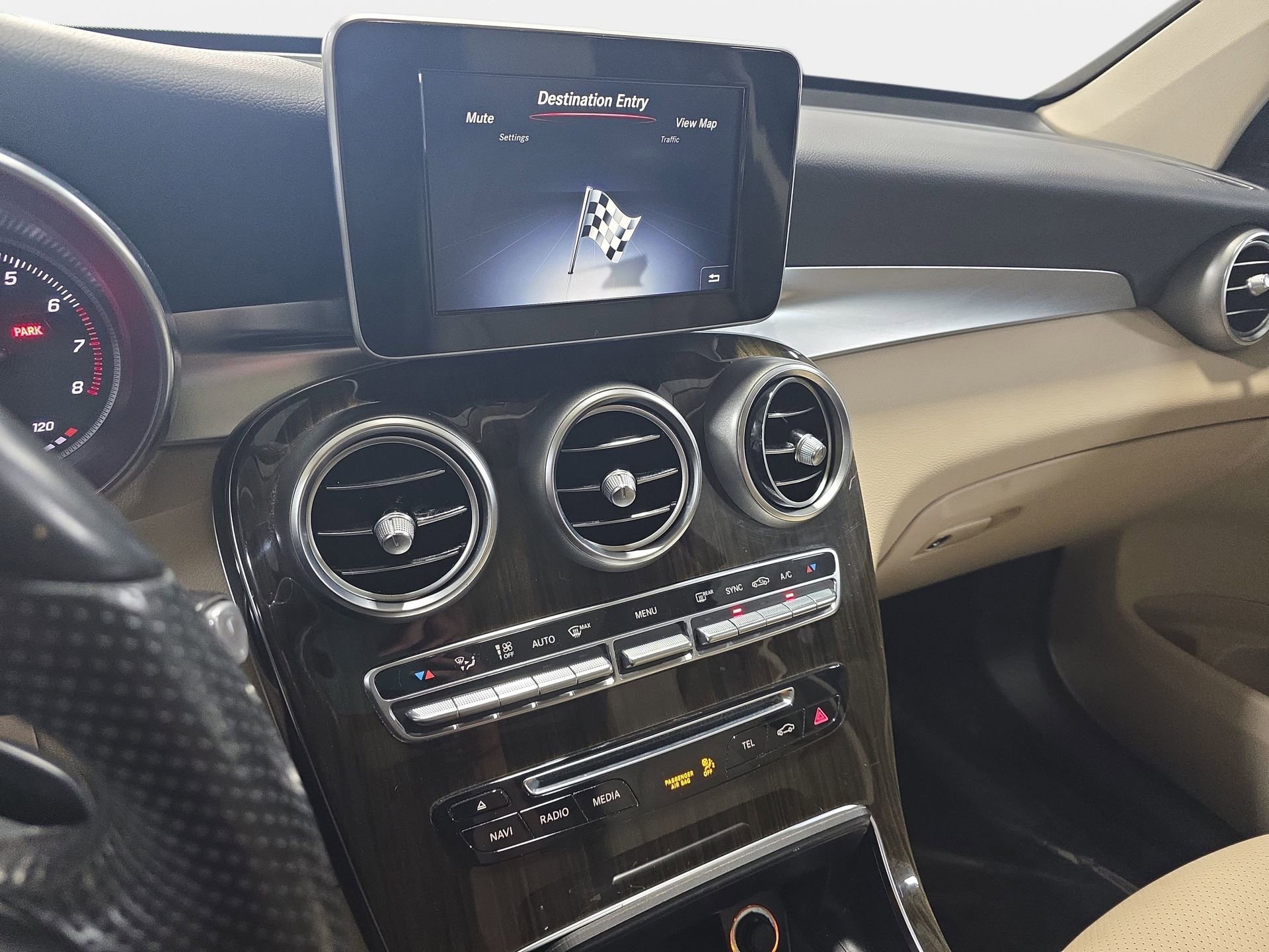 Used 2017 Mercedes-Benz GLC 300 4MATIC image 20