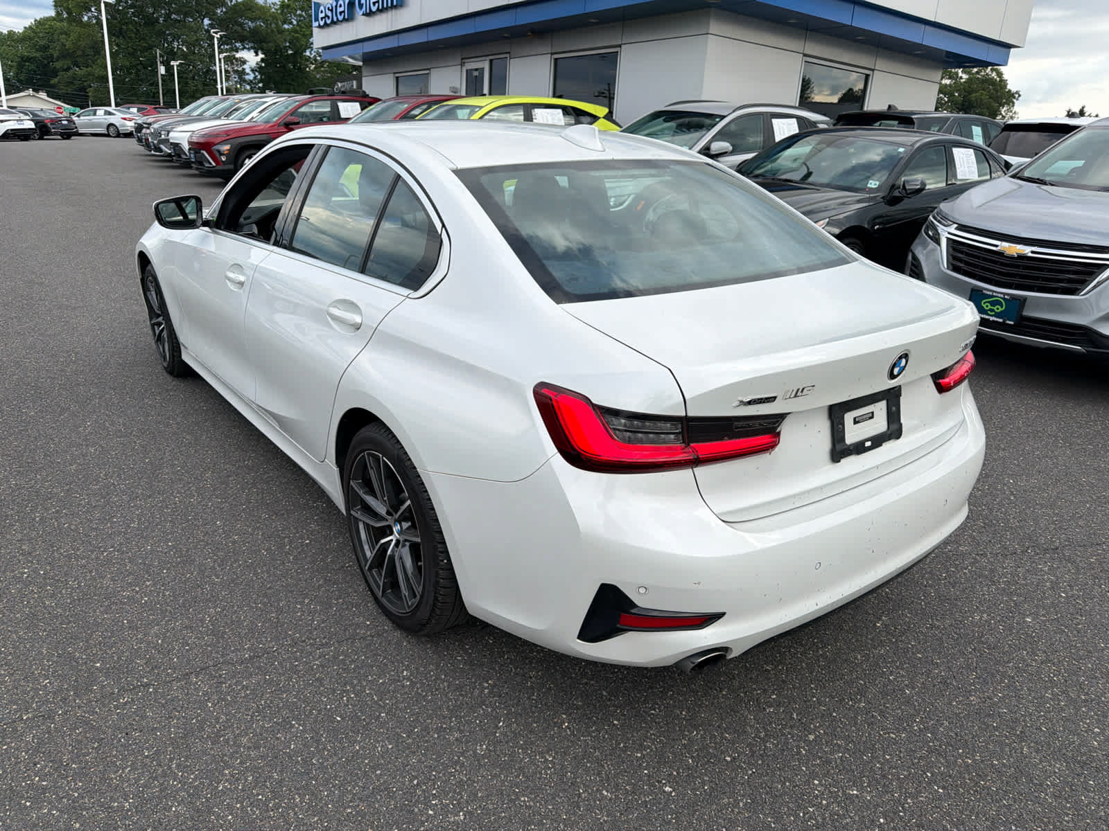 Used 2019 BMW 330i xDrive Sedan w/ Convenience Package AWD/4WD image 4