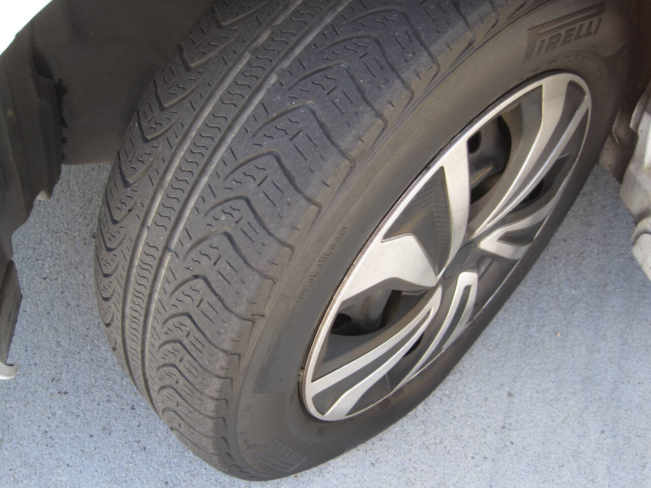 Used 2013 Toyota Corolla L FWD image 14