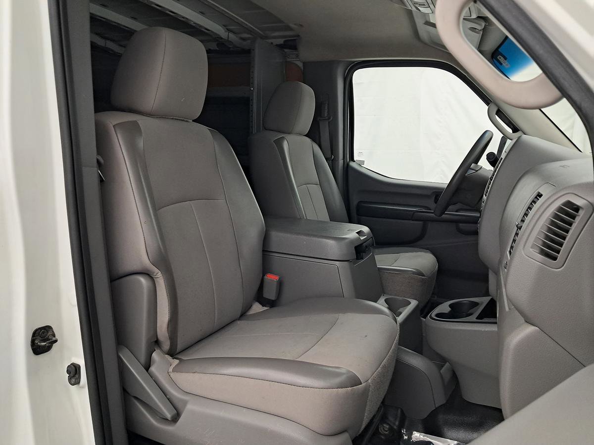 Used 2015 Nissan NV 2500 SV image 27