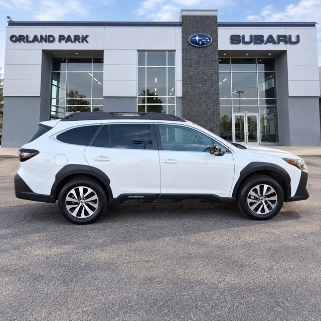 Used 2024 Subaru Outback Premium AWD/4WD image 4