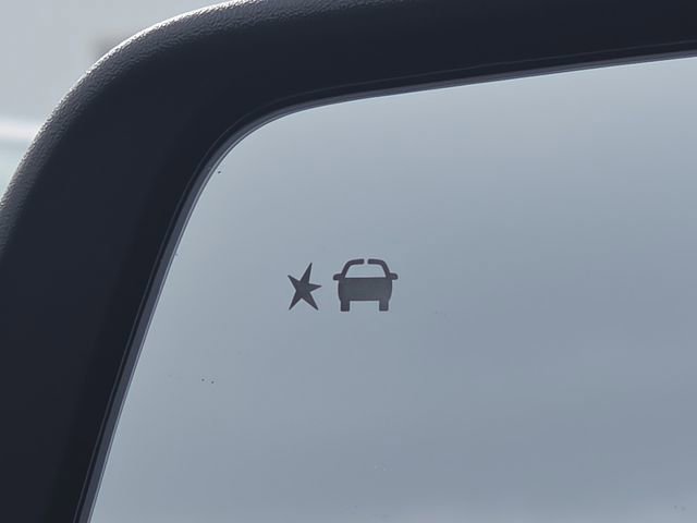 Used 2023 Chevrolet Traverse LS w/ Midnight/Sport Edition image 9