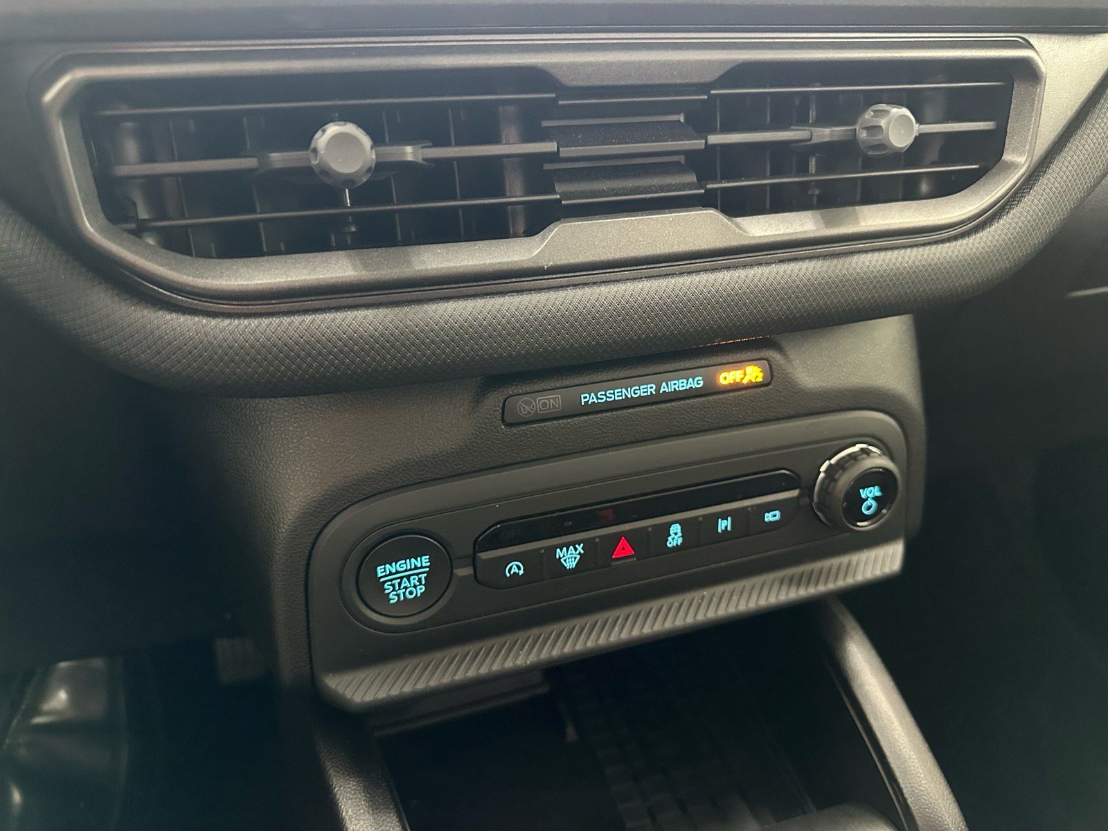 Certified 2025 Ford Bronco Sport Outer Banks w/ Outer Banks Tech Package+ AWD/4WD image 37