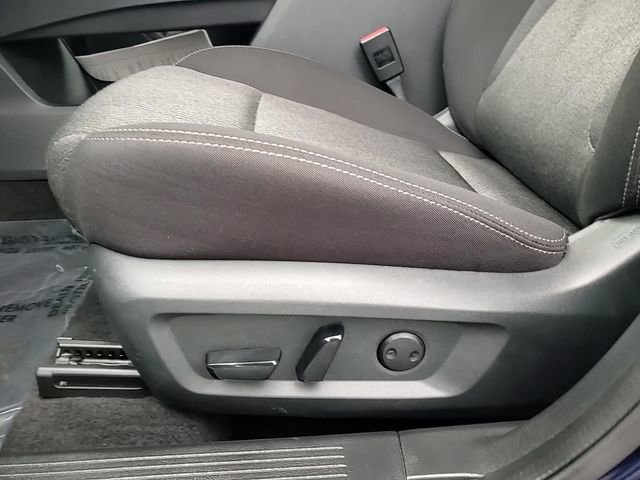 Used 2025 Nissan Rogue SV image 18