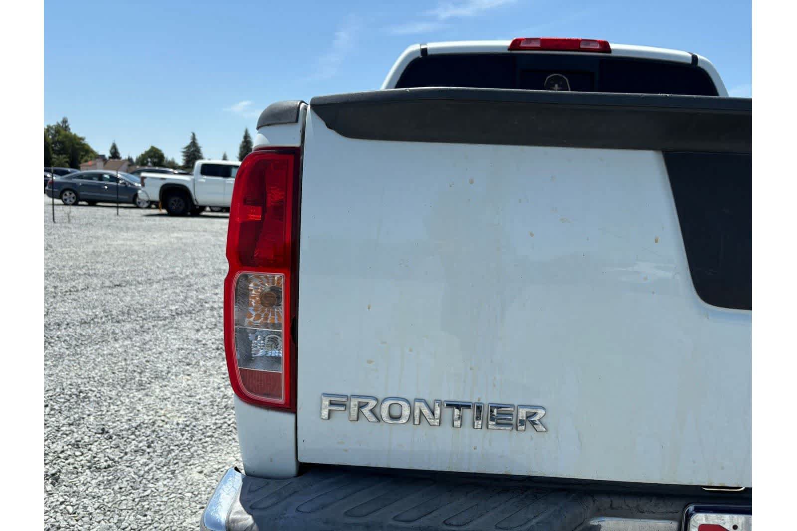 Used 2016 Nissan Frontier SV RWD image 7