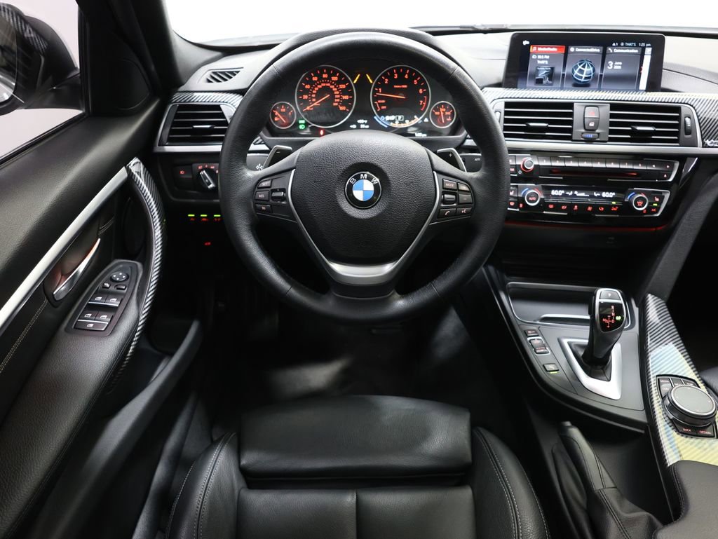 Used 2018 BMW 330i xDrive Sedan w/ Premium Package AWD/4WD image 16