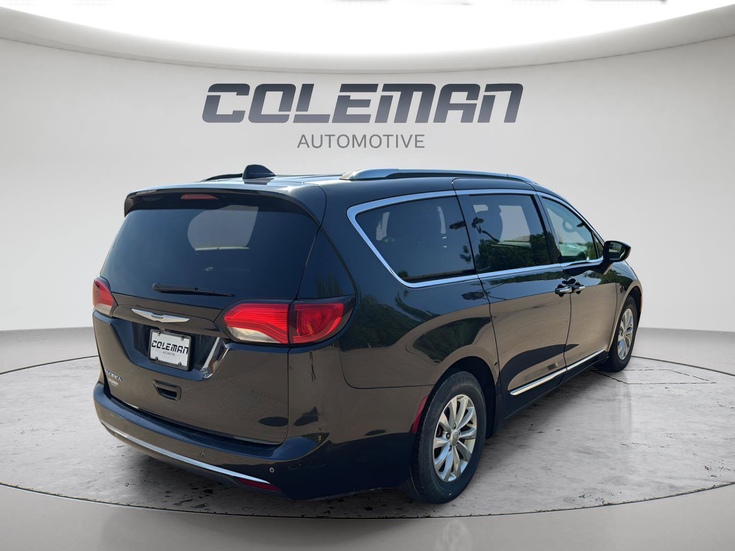 Used 2019 Chrysler Pacifica Touring-L FWD image 5