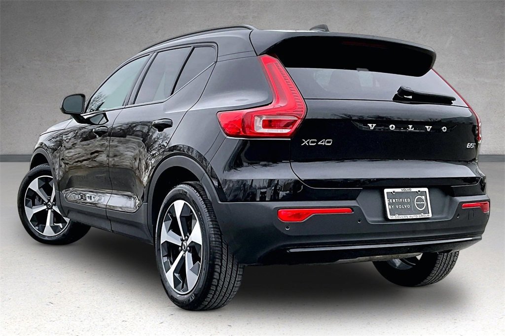 Certified 2026 Volvo XC40 B5 Core w/ Climate Package image 4
