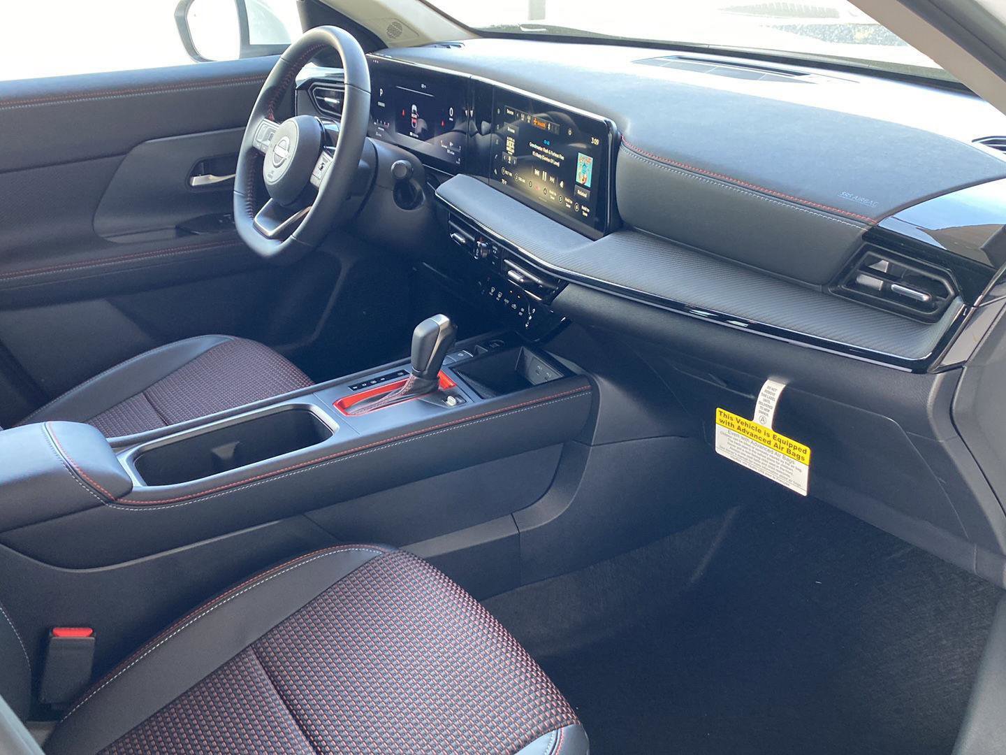 Used 2025 Nissan Kicks SR FWD image 25