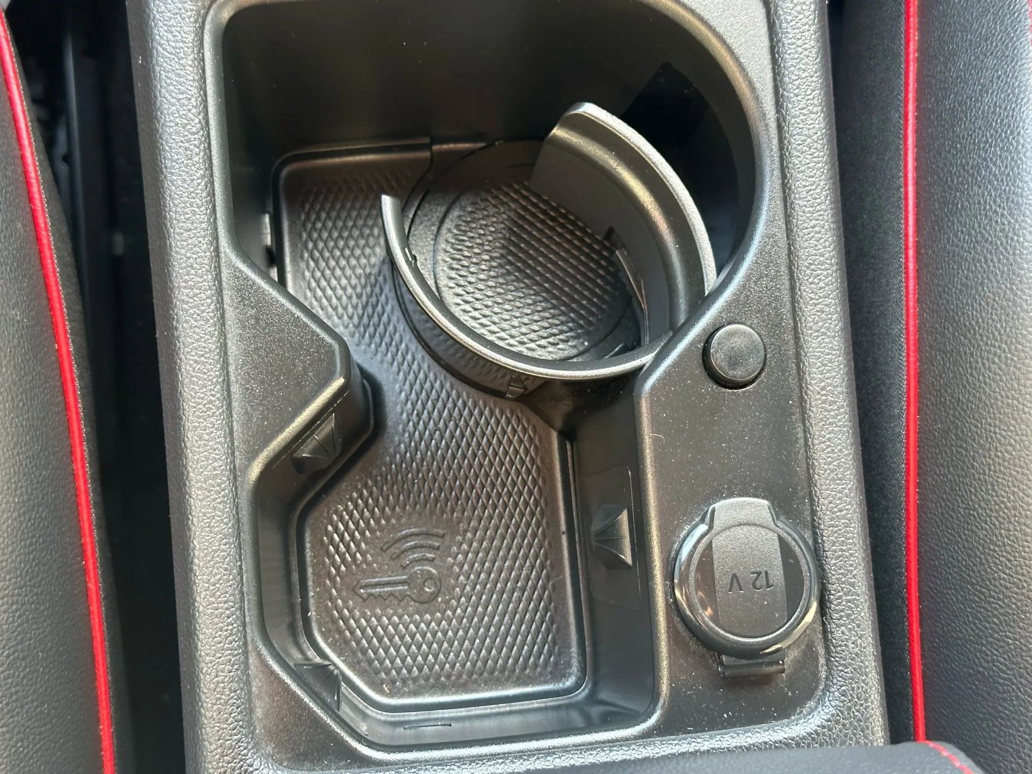 Used 2022 Volkswagen GTI SE image 24