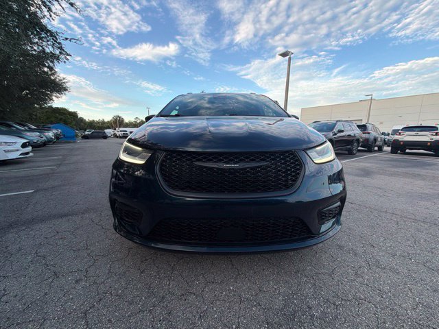 Used 2023 Chrysler Pacifica Touring-L w/ S Appearance Package FWD image 7