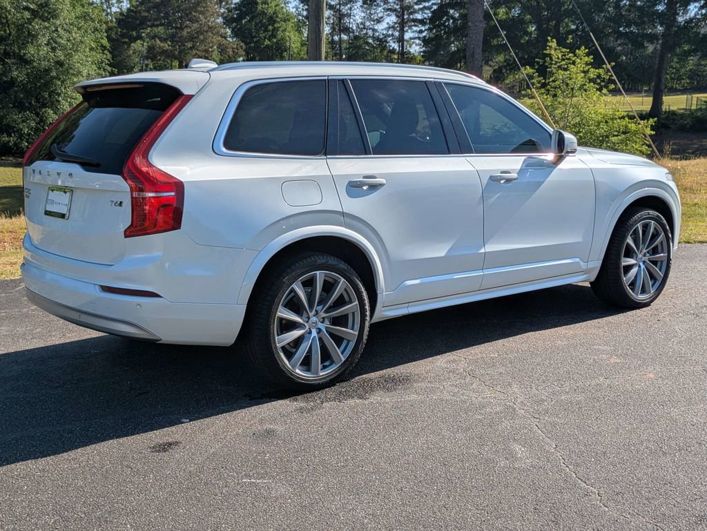 Used 2022 Volvo XC90 T6 Momentum AWD/4WD image 6