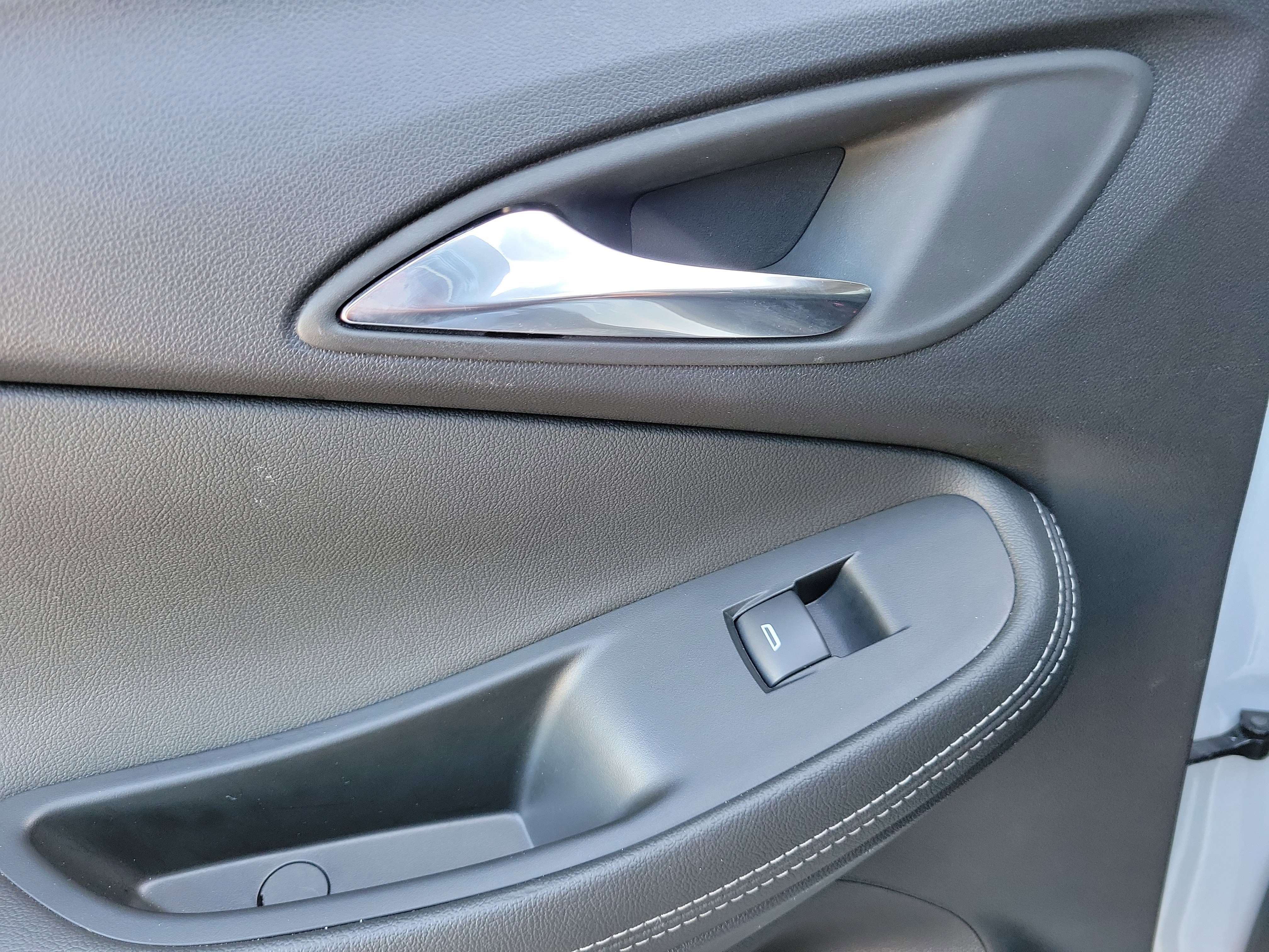 Used 2024 Buick Encore GX Sport Touring w/ Comfort Package FWD image 25