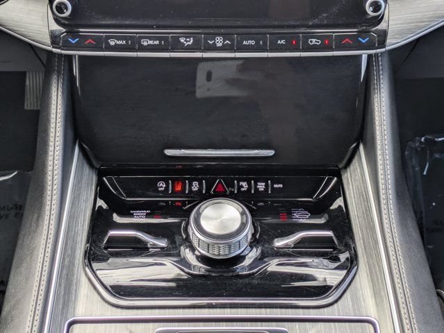 Used 2024 Jeep Wagoneer Series III AWD/4WD image 21