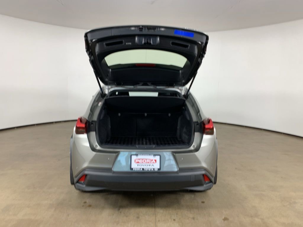 Used 2022 Lexus UX 200 w/ Accessory Package (Z1) image 12