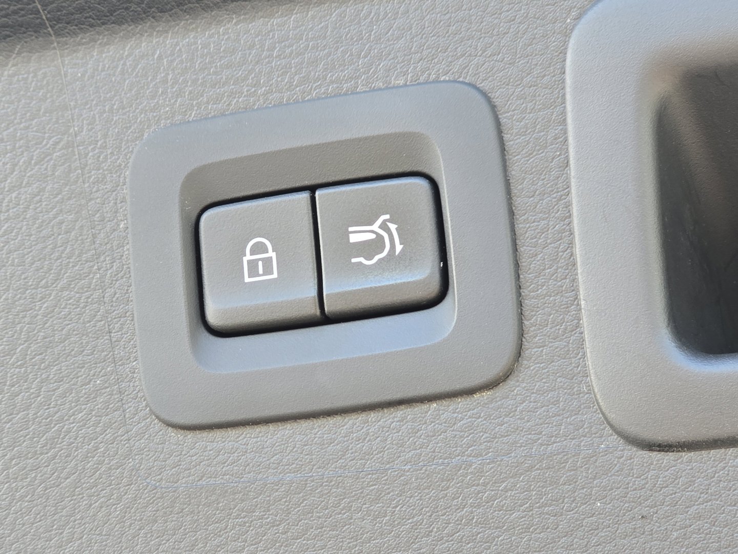 Used 2024 MAZDA CX-50 AWD 2.5 S w/ Premium Package image 12