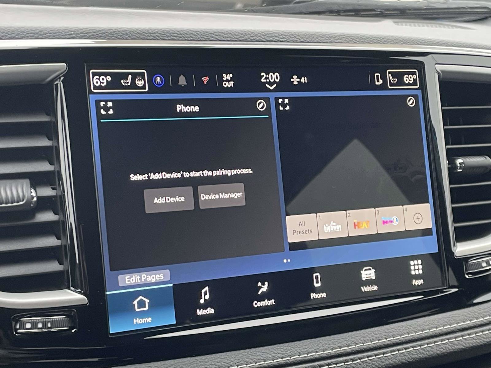 New 2026 Chrysler Pacifica Select video 2