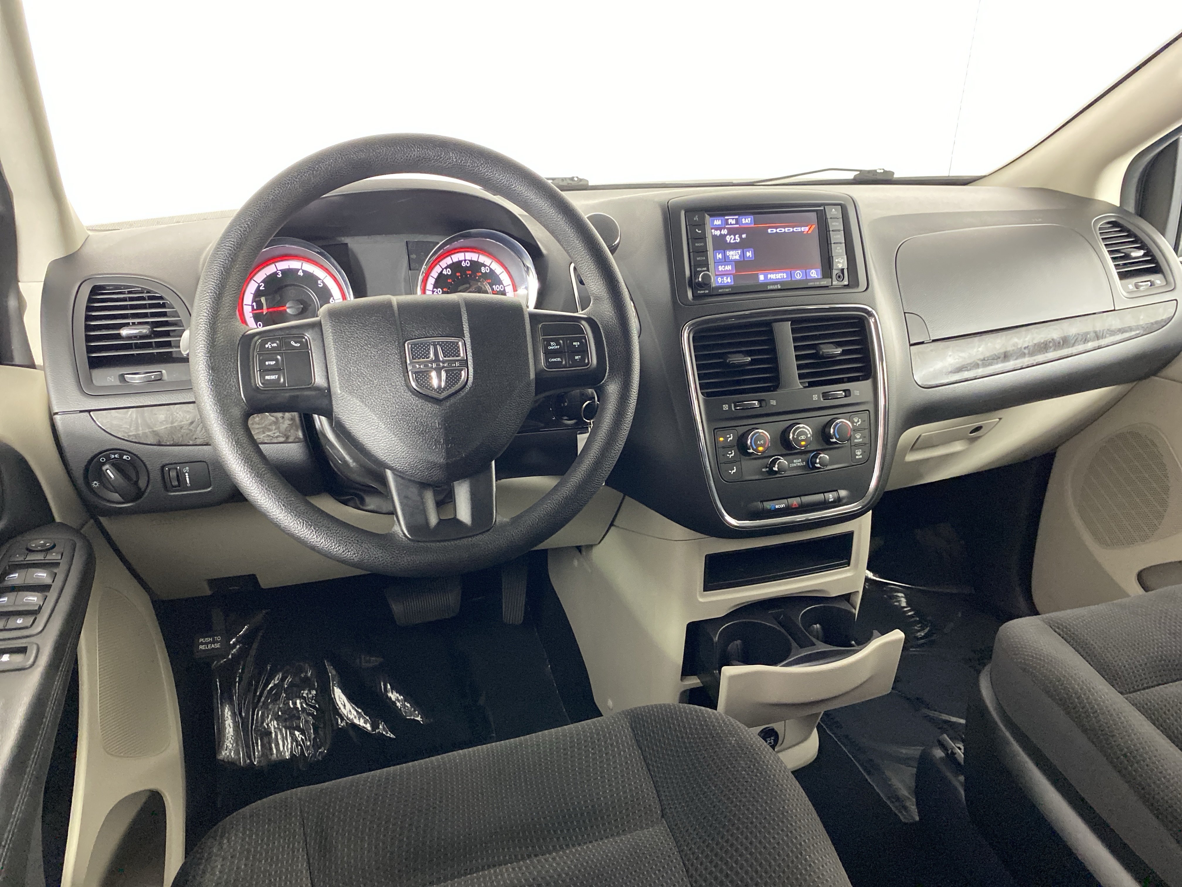 Used 2019 Dodge Grand Caravan SE w/ UConnect Hands-Free Group FWD image 37