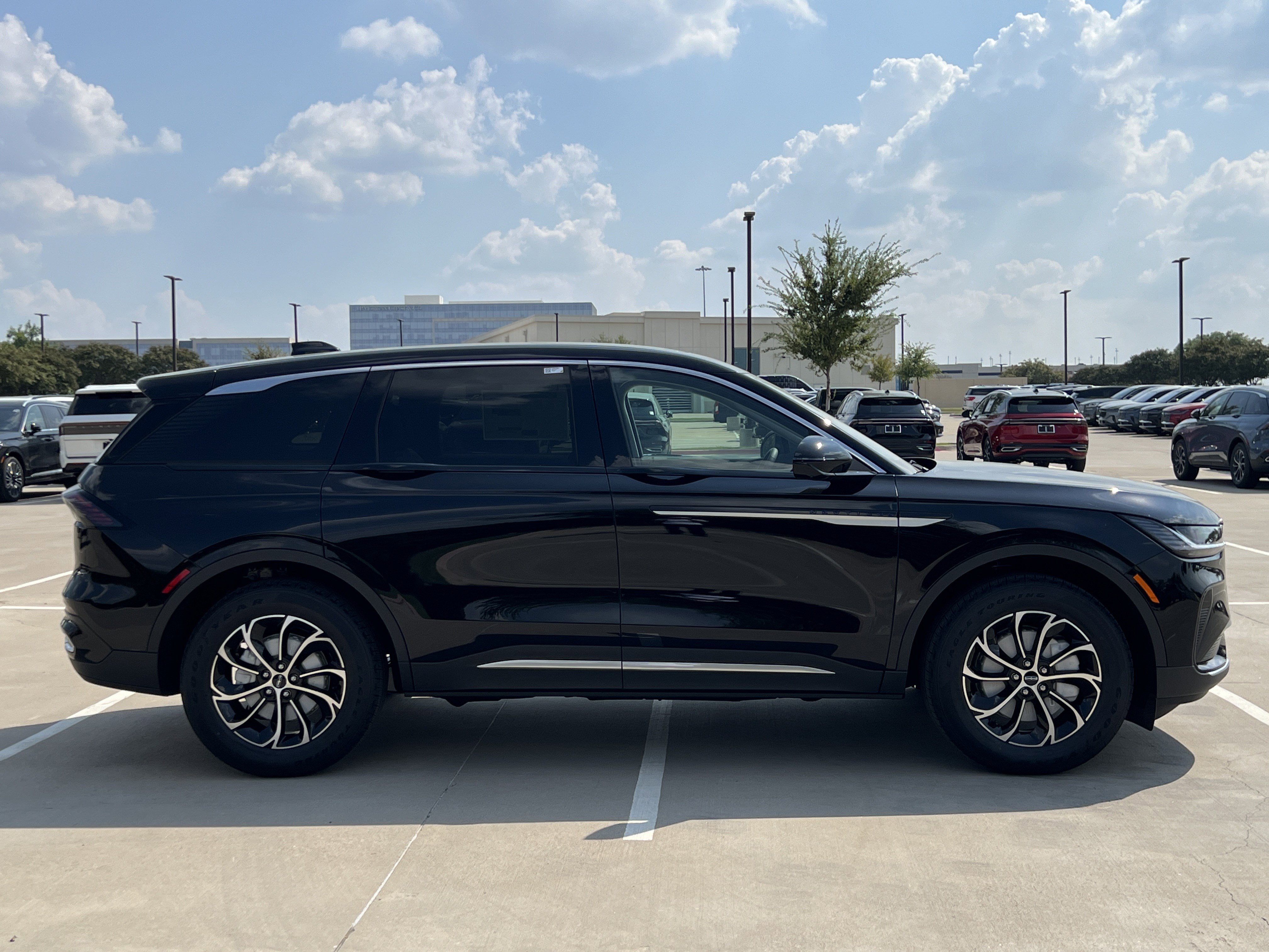 New 2025 Lincoln Nautilus Premier w/ Equipment Group 102A image 10