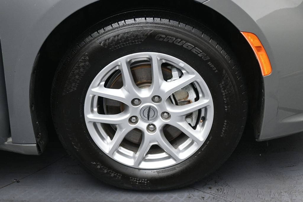 Used 2022 Chrysler Pacifica Touring-L FWD image 34