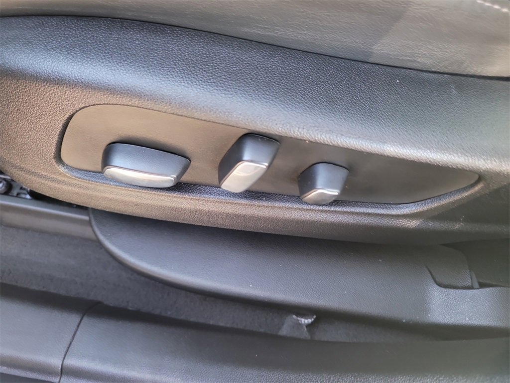 Used 2024 Cadillac XT6 Premium Luxury w/ Technology Package image 20