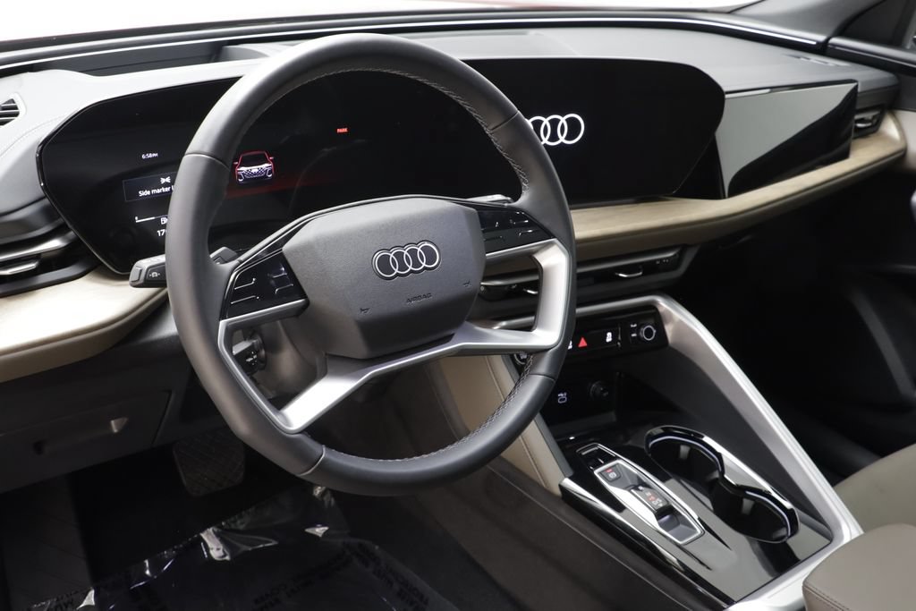 Used 2025 Audi Q5 Premium Plus w/ Premium Plus AWD/4WD image 7
