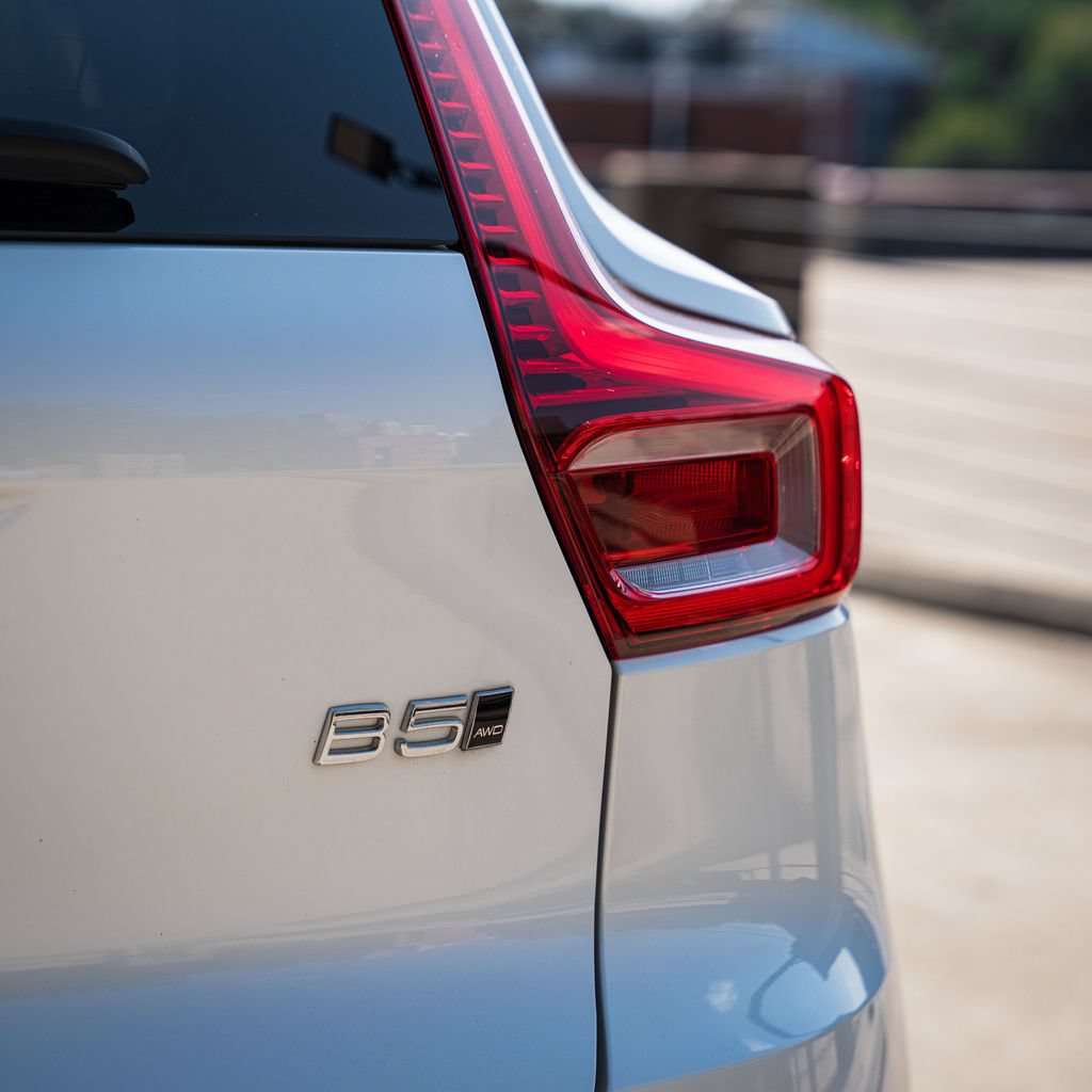 Certified 2023 Volvo XC40 B5 Plus w/ Protection Package Premier AWD/4WD image 5