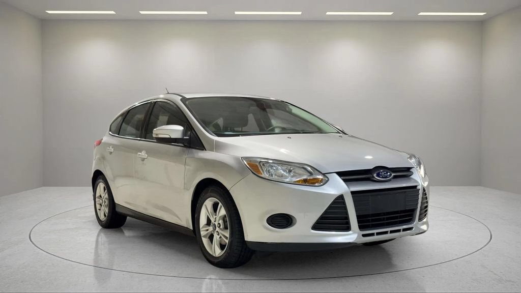 Used 2013 Ford Focus SE w/ SE Winter Pkg FWD image 1