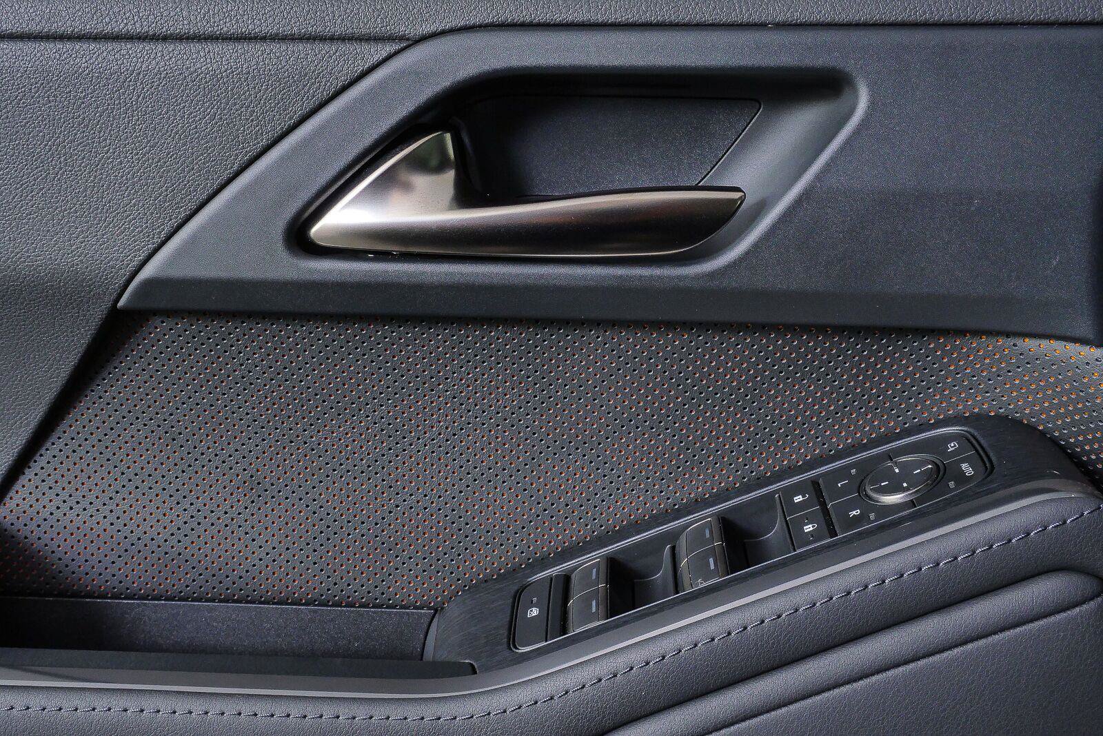 Used 2024 Lexus GX 550 w/ Accessory Package (Z1) AWD/4WD image 6