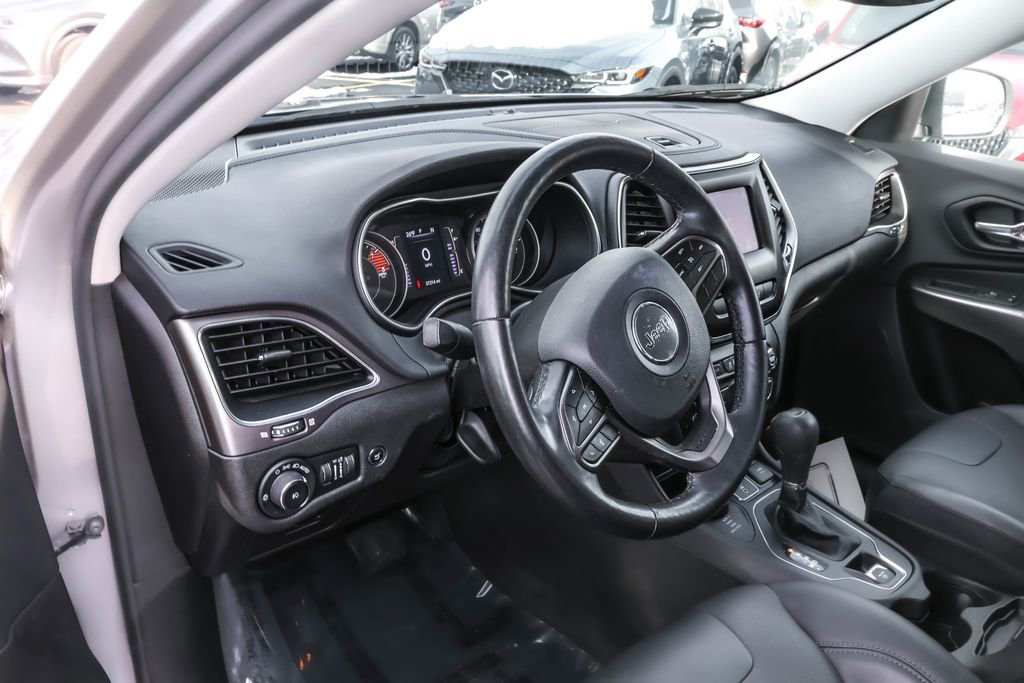 Used 2020 Jeep Cherokee Latitude Lux w/ Comfort/Convenience Group AWD/4WD image 14