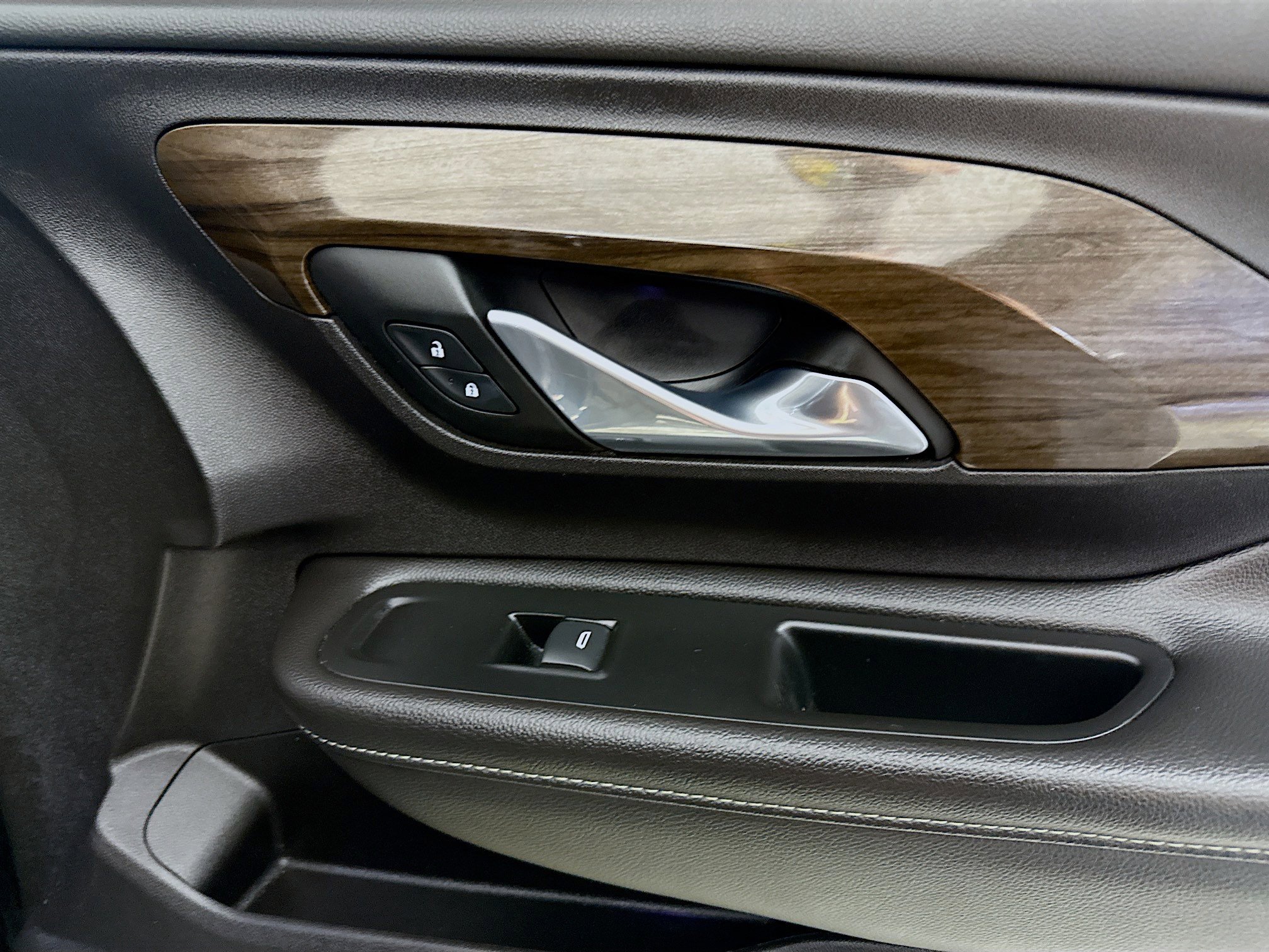 Used 2019 GMC Terrain Denali w/ Advanced Safety Package image 31