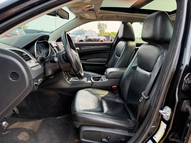 Used 2017 Chrysler 300 Touring w/ Value Package RWD image 14