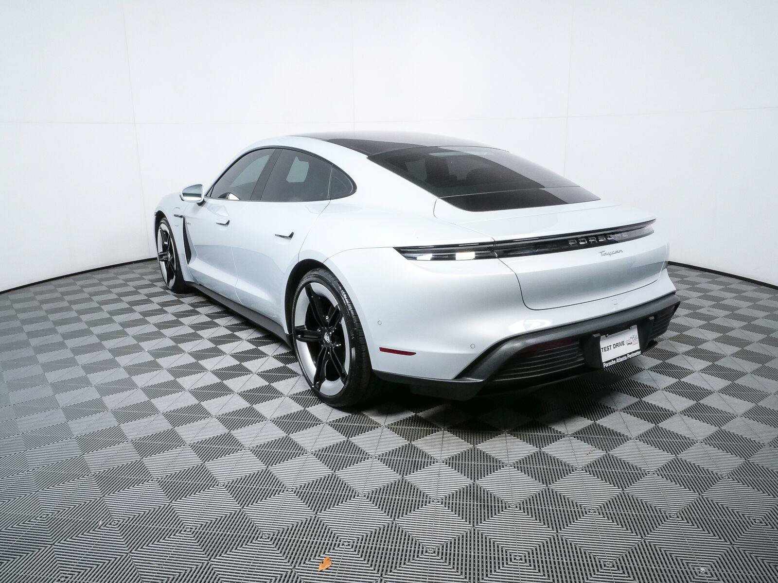 Certified 2025 Porsche Taycan AWD/4WD image 3