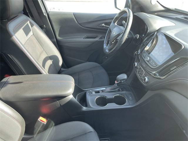 Used 2022 Chevrolet Equinox RS w/ Infotainment Package image 12
