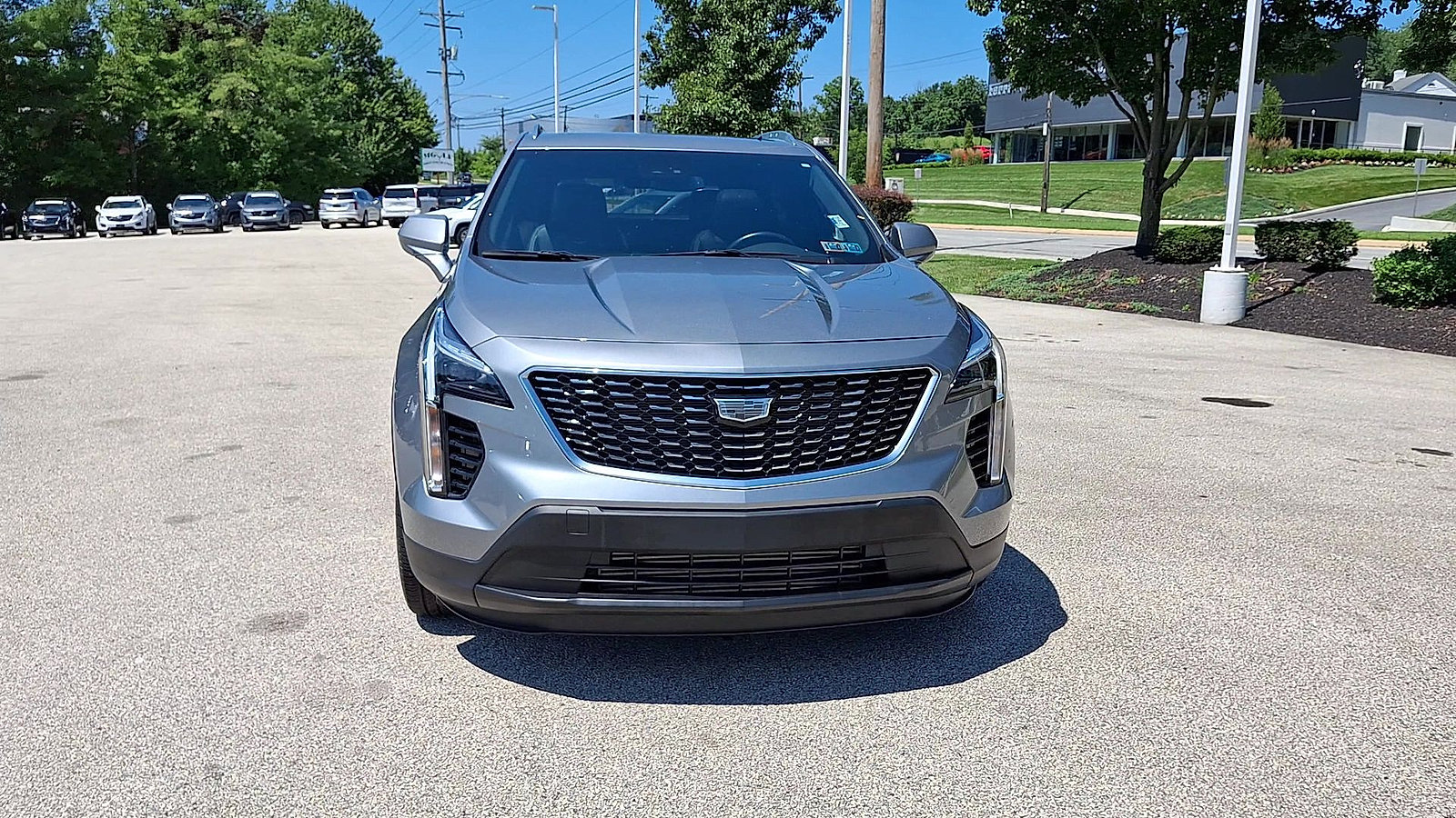 Used 2023 Cadillac XT4 Luxury w/ LPO, Onyx Lite Package AWD/4WD image 3