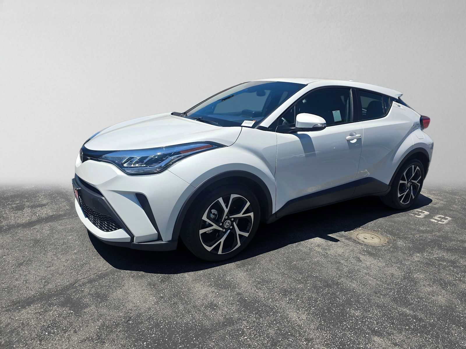 Used 2022 Toyota C-HR XLE FWD image 7